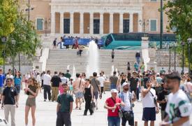 Ανοικτά όλα τα ενδεχόμενα για την επαναφορά του 13ου και 14ου μισθού στο Δημόσιο - Τι συζητήθηκε στο ΣτΕ