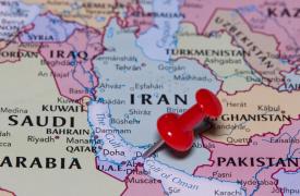 Σε «αδράνεια» η ναυσιπλοΐα στον Περσικό – Εκτίναξη ναύλων και ασφαλίστρων