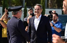 Στο ΟΑΚΑ ο πρωθυπουργός για την παράδοση νέων οχημάτων στο Πυροσβεστικό Σώμα