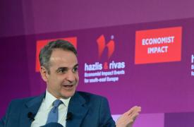 Μητσοτάκης στον Economist: Δανειζόμαστε φθηνότερα από Ιταλία, ΗΠΑ, Βρετανία - Δείτε LIVE