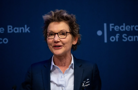 Mary Daly: Η Fed πρέπει να κρατήσει ανοιχτό μυαλό για τα επιτόκια