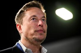 Η Tesla προτείνει αμοιβή 1 τρισ. δολάρια για τον Μασκ για να τον «κρατήσει»