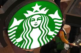 Starbucks: Οι εργαζόμενοι ξεκίνησαν απεργία σε 40 πόλεις στο Red Cup Day