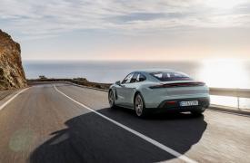 Η Porsche εγκαταλείπει τα σχέδια παραγωγής μπαταριών για EV