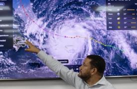 Ο κυκλώνας Έριν ενισχύεται ξανά στην κατηγορία 4
