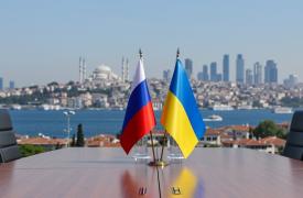 Η Ρωσία δηλώνει έτοιμη για ειρηνευτικές διαπραγματεύσεις με την Ουκρανία στην Κωνσταντινούπολη