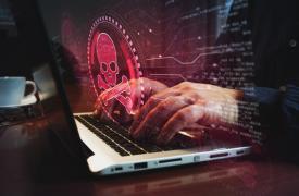 Έφοδος και συλλήψεις σε οργανωμένο κύκλωμα «πειρατείας» στις Κυκλάδες