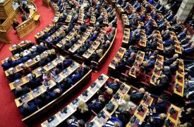 Το επίδομα επικινδυνότητας, η Βουλή, οι ένστολοι και τα μνημόνια
