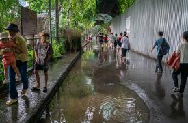 Τουλάχιστον 9 νεκροί και 5 αγνοούμενοι από τις μεγάλες πλημμύρες στο Βιετνάμ