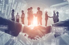 Έρχονται και άλλα deals από ΗΠΑ - Αλλαγή φρουράς στην ΕΕΤ - Τραπεζικές συγχωνεύσεις στην Κύπρο