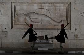 ΥΠΕΘΑ: Μετά την τοποθέτηση Δούκα, αναθέτουμε την καθαριότητα του Άγνωστου Στρατιώτη σε τρίτο