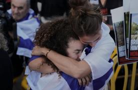 Ποιοι είναι οι 20 Ισραηλινοί όμηροι που απελευθερώνονται από τη Χαμάς