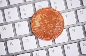 Προς δεύτερη εβδομάδα πτώσης το Bitcoin - Σε «βαθύ κόκκινο» τα crypto