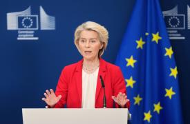 Φον ντερ Λάιεν για Βενεζουέλα: Οποιαδήποτε λύση να σέβεται το διεθνές δίκαιο