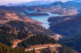 Road trip στη Λίμνη Πλαστήρα: Οι στάσεις που αξίζει να κάνετε