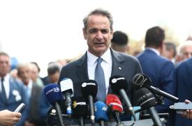 Μητσοτάκης: Το μήνυμα ενότητας του '40, να το μεταλαμπαδεύσουμε στις ευθύνες της γενιάς μας