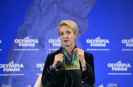 Σδούκου: «Επί Κυρ. Μητσοτάκη δεν συζητάμε για ελλείμματα, αλλά πώς θα μοιράσουμε το πλεόνασμα»