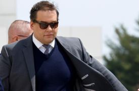 ΗΠΑ: Ύστερα από παρέμβαση Τραμπ, αποφυλακίζεται ο καταδικασμένος για διαφθορά πρώην βουλευτής Τζορτζ Σάντος