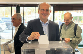 Χατζηδάκης: Η ΝΔ παραμένει, όπως την οραματίστηκε ο Κωνσταντίνος Καραμανλής