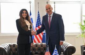 Στο υπουργείο Άμυνας υποδέχτηκε ο Ν. Δένδιας την Κ. Γκίλφοϊλ