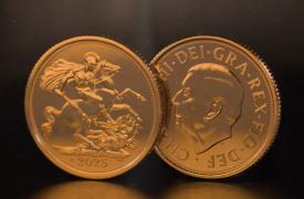 Πρωταγωνιστεί η Πειραιώς στην αγορά χρυσού, εμβαθύνοντας τη συνεργασία με το «The Royal Mint»