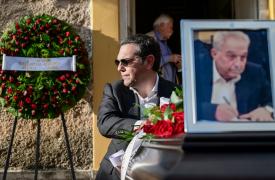 Τελέστηκε η πολιτική κηδεία του Αλ. Φαμπουράρη - O επικήδειος του Αλ. Τσίπρα
