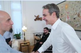 Συνάντηση του πρωθυπουργού με μαραθωνοδρόμους