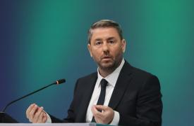 Ανδρουλάκης: Εκατομμύρια πολίτες καλούνται να γίνουν Χάρι Πότερ, για να τα βγάλουν πέρα