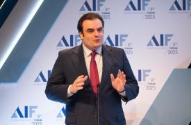 Πιερρακάκης: Χρειαζόμαστε ιδιωτικούς καταλύτες να μοχλεύσουν δημόσιες επενδύσεις