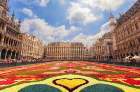 Ποιες είναι 12 από τις ωραιότερες και πιο ιστορικές πλατείες του κόσμου