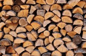 Επίδομα θέρμανσης: Τι ισχύει για καυσόξυλα και πέλετ - Τα ποσά και οι κόφτες