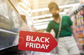 Στον «πυρετό» της Black Friday και τα σούπερ μάρκετ