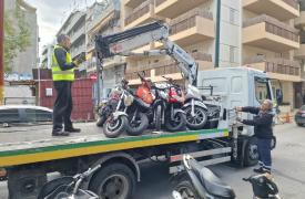 Επιχείρηση απομάκρυνσης εκατοντάδων εγκαταλελειμμένων δικύκλων στον Δήμο Αθηναίων