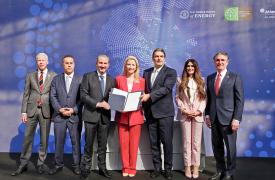 Έως 25 δισ. το deal για LNG – Τα «ψιλά γράμματα» της συμφωνίας Aktor – ΔΕΠΑ Εμπορίας