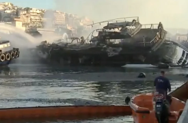 Πυρκαγιά στη Μαρίνα Ζέας - Βυθίστηκαν τρία mega yachts