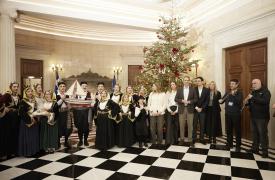 Χριστουγεννιάτικα κάλαντα στον Κυριάκο Μητσοτάκη