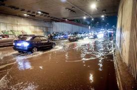 Η κακοκαιρία Byron σαρώνει τη χώρα: Μήνυμα του 112 σε Μέγαρα, Μάνδρα - Η πρόγνωση για την Παρασκευή