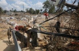 Πλημμύρες στην Ινδονησία: 950 νεκροί - Πάνω από 270 αγνοούμενοι, 5.000 τραυματίες