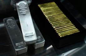 Rebound στα πολύτιμα μέταλλα - Ολοταχώς για τα μεγαλύτερα κέρδη από το 1979 ο χρυσός