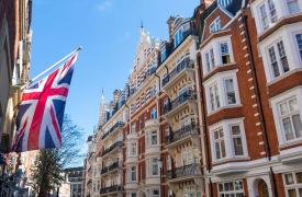 Επανεξετάζονται οι ξένες οικονομικές παρεμβάσεις στην πολιτική ζωή της Βρετανίας