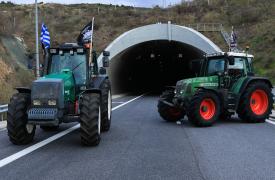 Αγρότες: Έκλεισαν οι σήραγγες στα Τέμπη - Πού παραμένουν τα μπλόκα