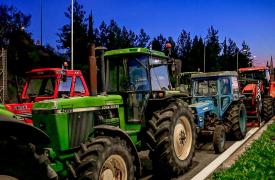 Κλειστή και σήμερα η Εθνική Οδός Αθηνών–Θεσσαλονίκης στο ύψος της Νίκαιας, ενισχύουν το μπλόκο οι αγρότες