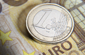 Εκτέλεση προϋπολογισμού: Πάνω και από τους νέους στόχους τα έσοδα - Υστέρηση 610 εκατ. ευρώ στις επενδυτικές δαπάνες