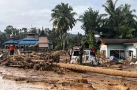 Σφοδρές καταιγίδες στην Ασία: Περισσότεροι από 1.000 νεκροί, εκατοντάδες αγνοούμενοι