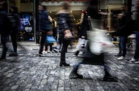 Εορταστικό ωράριο: Πότε κλείνουν καταστήματα και σούπερ μάρκετ