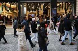 Στα 4,5 δισ. ευρώ ο χριστουγεννιάτικος τζίρος του 2025 - Ανοικτά τα καταστήματα, τελευταία Κυριακή του χρόνου