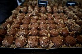 Η πικρή αλήθεια για το μελομακάρονο