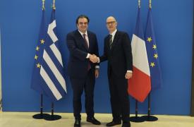 Συνάντηση Πιερρακάκη με τον ΥΠΟΙΚ της Γαλλίας Roland Lescure
