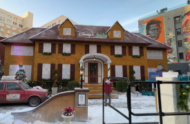 Γιγάντιο σπίτι της ταινίας «Home Alone» από τζίντζερμπρεντ στο Λος Άντζελες κατέρριψε ρεκόρ Γκίνες