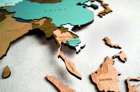 Απολογισμός έτους στην Ασία: Ποιοι κέρδισαν -και ποιοι πλήρωσαν το βαρύτερο τίμημα- το 2025